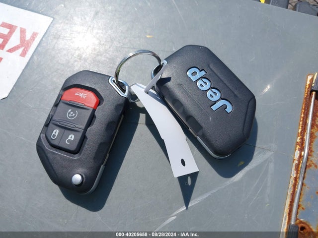 1C4HJXDG2NW156562 Jeep Wrangler Unlimited Sport S 4x4