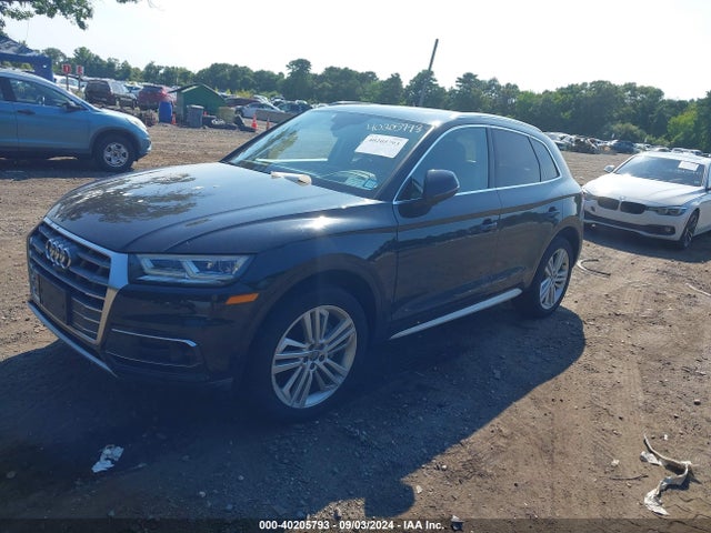 WA1CNAFY2J2222279 Audi Q5 2.0t Premium/2.0t Tech Premium