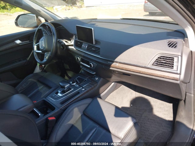 WA1CNAFY2J2222279 Audi Q5 2.0t Premium/2.0t Tech Premium