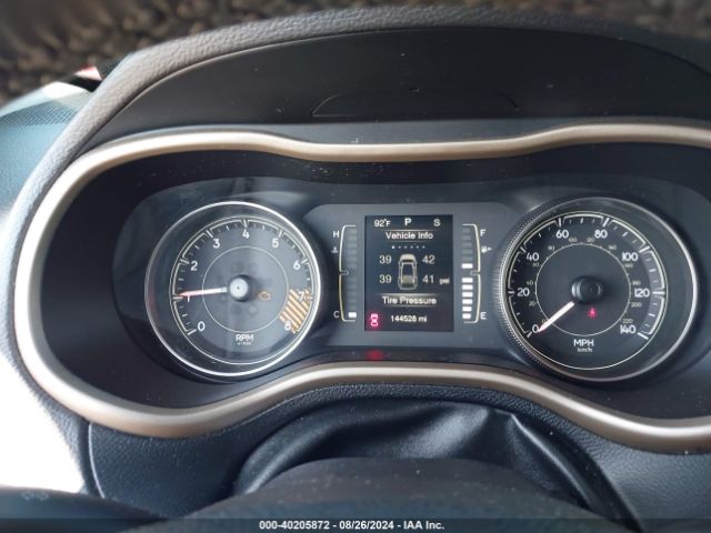 1C4PJMCS5EW124303 Jeep Cherokee Latitude
