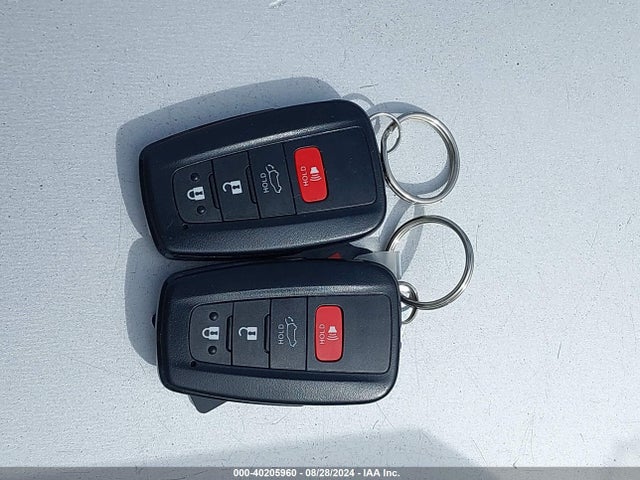 2T3E6RFV6RW057176 Toyota Rav4 Hybrid Xse