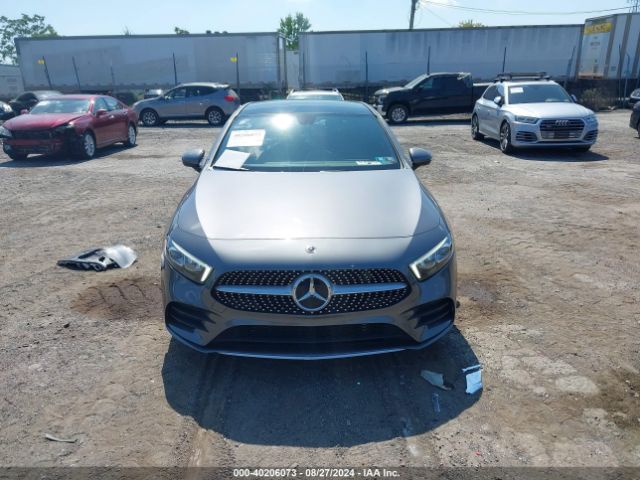 W1K3G4FB7NJ377599 Mercedes-Benz A 220 4matic