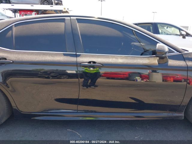 4T1B11HK0JU073702 Toyota CAMRY SE