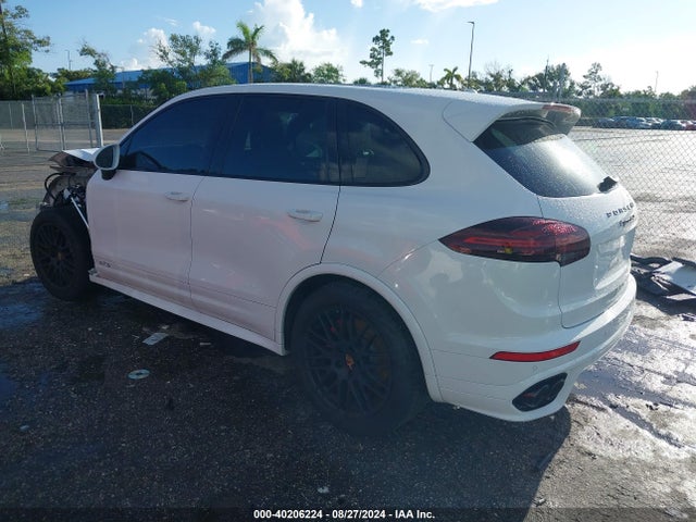 2016 PORSCHE CAYENNE WP1AD2A28GLA71703 Photo 2