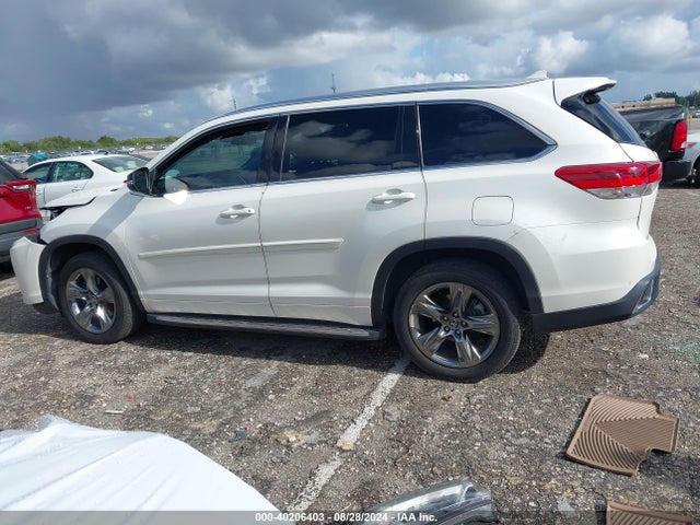 Toyota Highlander Limited Platinum 2018 5TDYZRFH6JS264641 Image 15