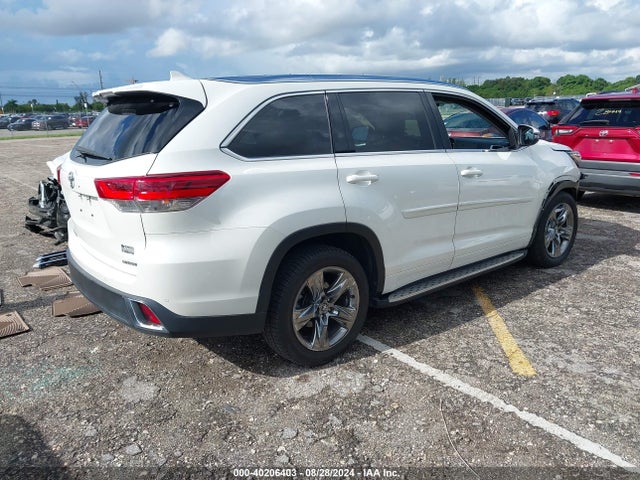 Toyota Highlander Limited Platinum 2018 5TDYZRFH6JS264641 Image 4