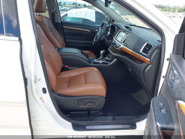 Toyota Highlander Limited Platinum 2018 5TDYZRFH6JS264641 Image 5