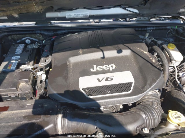 1C4HJWEG9GL162324 Jeep Wrangler Unlimited Sahara