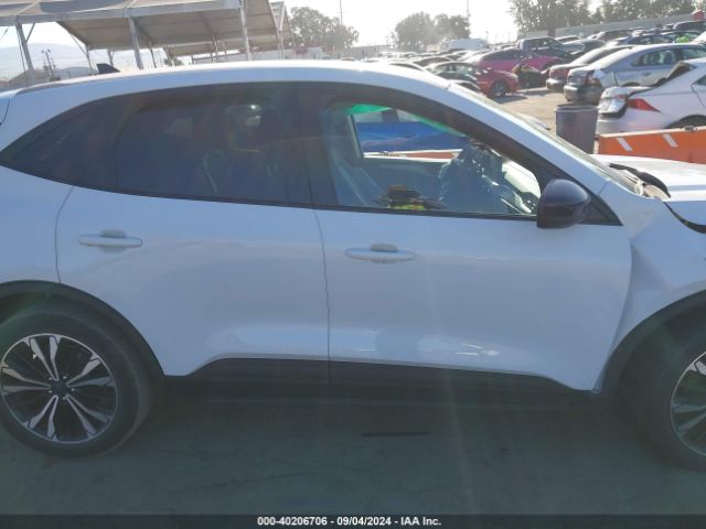 1FMCU0G65NUA91225 Ford ESCAPE SE