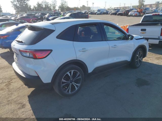 1FMCU0G65NUA91225 Ford ESCAPE SE