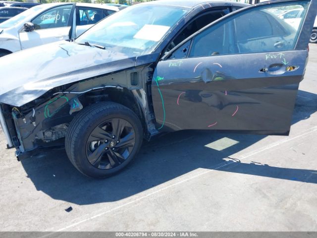 5NPLM4AG1NH073070 Hyundai ELANTRA SEL