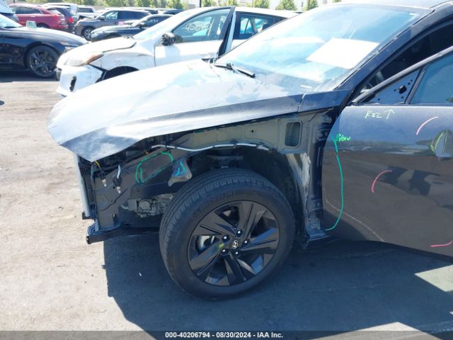 5NPLM4AG1NH073070 Hyundai ELANTRA SEL
