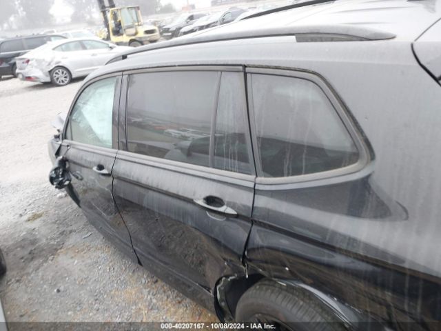 3VVCB7AX3PM015399 Volkswagen Tiguan 2.0t Se R-line Black