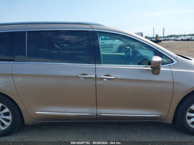 2C4RC1EG1JR107107 Chrysler Pacifica Touring L Plus