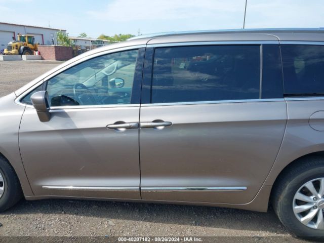 2C4RC1EG1JR107107 Chrysler Pacifica Touring L Plus