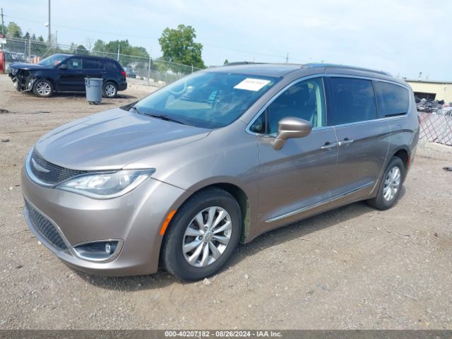2C4RC1EG1JR107107 Chrysler Pacifica Touring L Plus