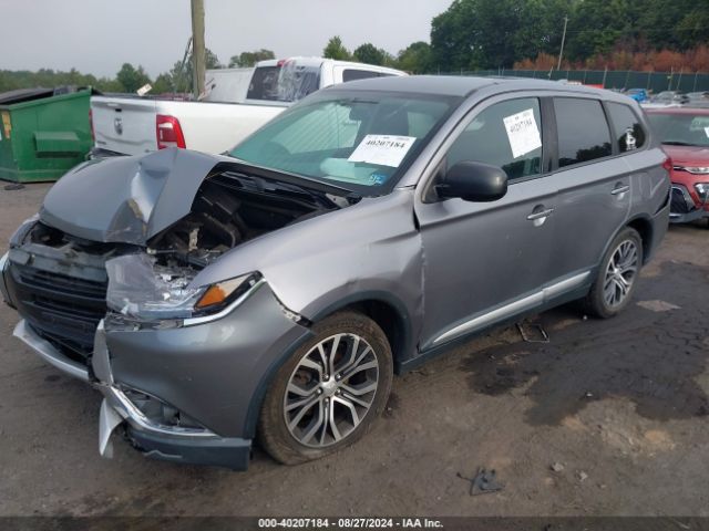 JA4AZ3A32JJ002469 Mitsubishi Outlander Es