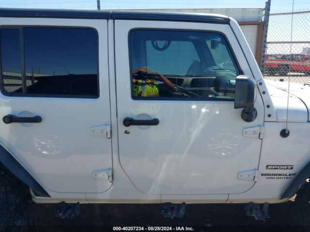 1C4BJWDG9FL589802 Jeep Wrangler Unlimited Sport