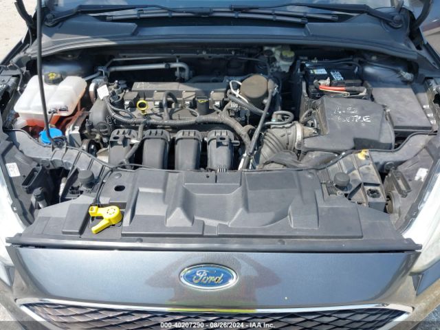 1FADP3F28FL263504 Ford FOCUS SE