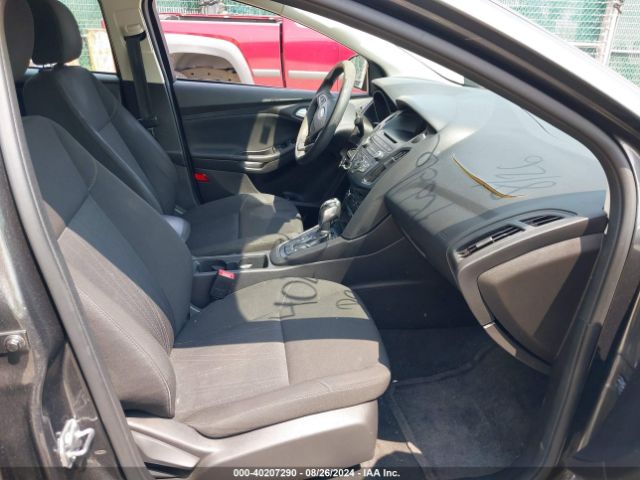 1FADP3F28FL263504 Ford FOCUS SE