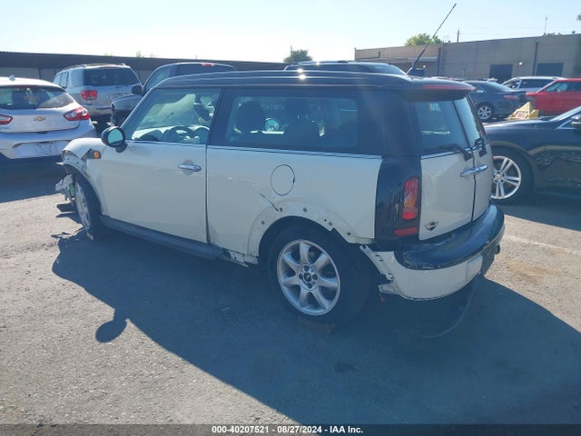 2010 MINI COOPER CLUBMAN WMWML3C55ATX38052 Photo 2