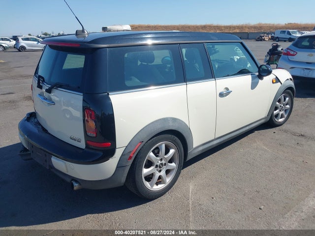 2010 MINI COOPER CLUBMAN WMWML3C55ATX38052 Photo 3