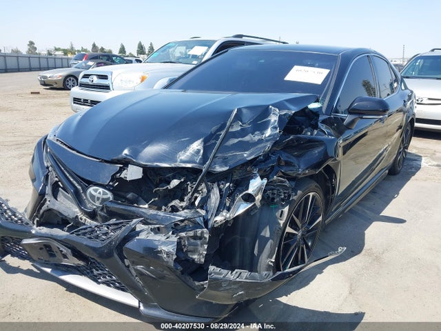 Toyota CAMRY XSE 2018 4T1B61HK2JU147655 Image 2