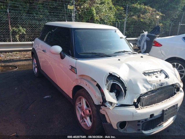 2009 MINI COOPER S WMWMF73509TT99873 Photo 0