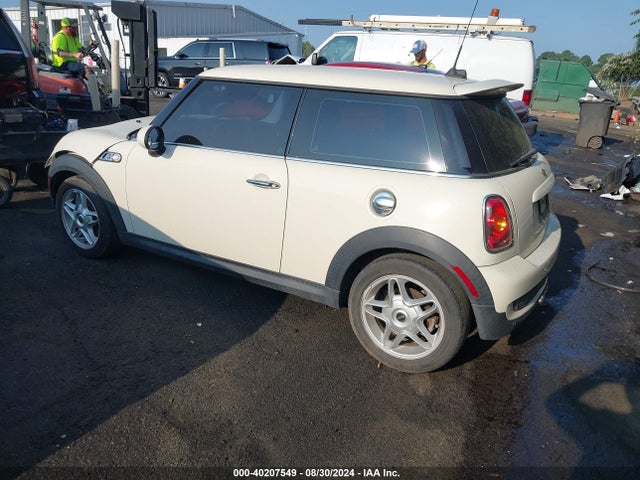 2009 MINI COOPER S WMWMF73509TT99873 Photo 2
