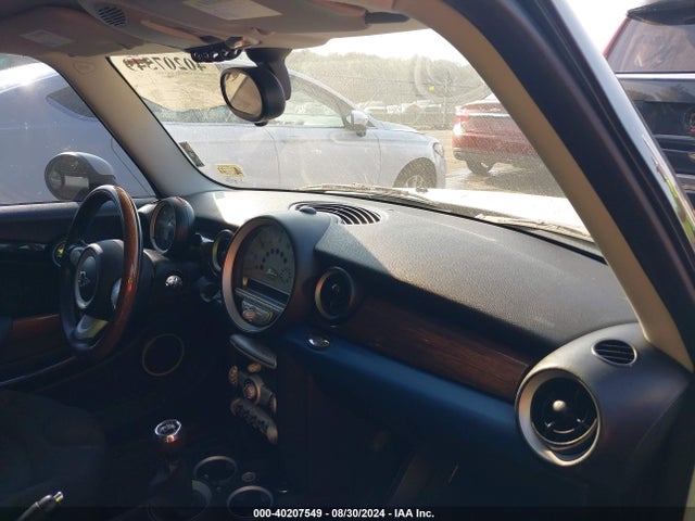 2009 MINI COOPER S WMWMF73509TT99873 Photo 4