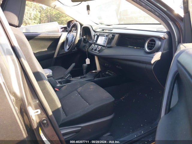 Toyota RAV4 LE 2015 JTMBFREV5FJ049679 Image 5