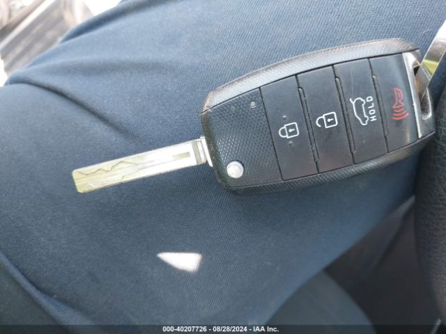 5XYKT3A61EG504577 KIA SORENTO LX