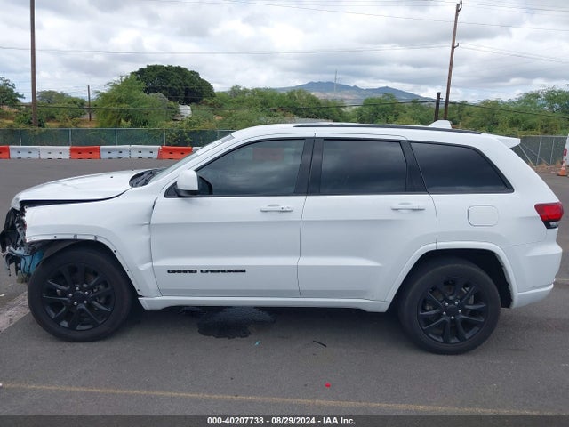 1C4RJFAG1JC206589 Jeep Grand Cherokee Altitude 4x4