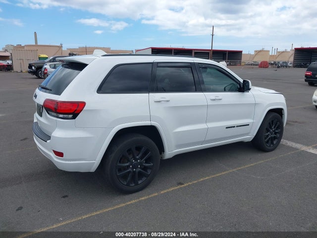 1C4RJFAG1JC206589 Jeep Grand Cherokee Altitude 4x4