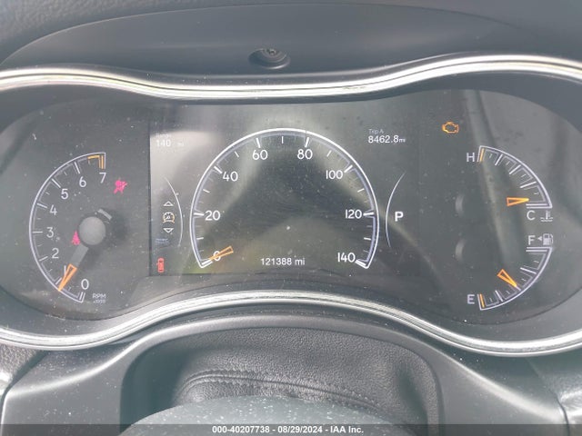 1C4RJFAG1JC206589 Jeep Grand Cherokee Altitude 4x4
