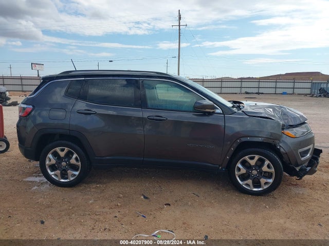 3C4NJCCB7JT351428 Jeep Compass Limited Fwd
