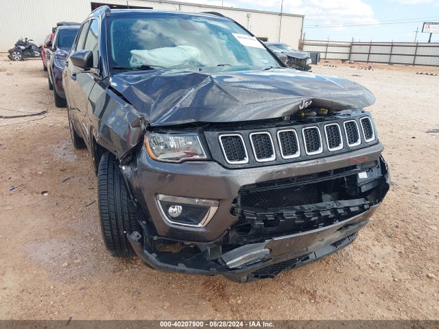 3C4NJCCB7JT351428 Jeep Compass Limited Fwd