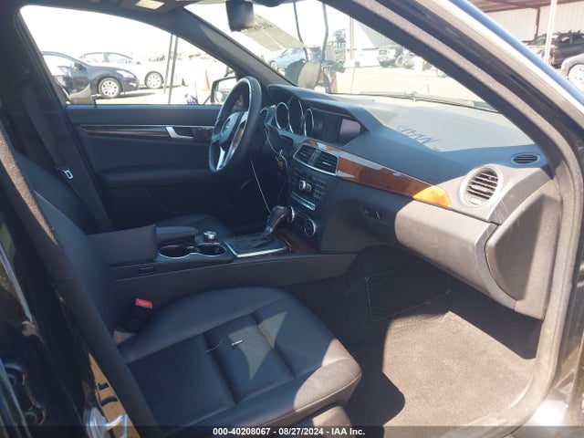 WDDGF4HB4EG246869 Mercedes-Benz C 250 Luxury/sport