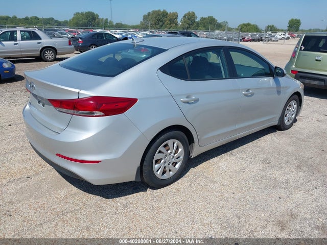 Hyundai ELANTRA SE 2018 5NPD74LF5JH402878 Image 4