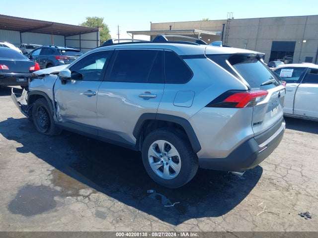 Toyota RAV4 LE 2021 2T3K1RFV4MC164612 Image 3