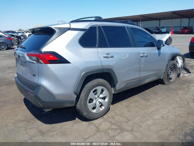 Toyota RAV4 LE 2021 2T3K1RFV4MC164612 Image 4