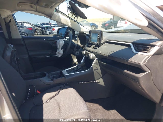 Toyota RAV4 LE 2021 2T3K1RFV4MC164612 Image 5