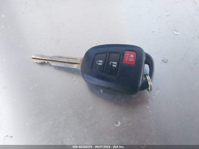 Toyota RAV4 LE 2016 2T3BFREV9GW444936 Image 11