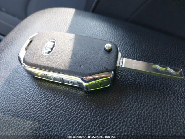 3KPF24AD2ME327185 KIA FORTE FE