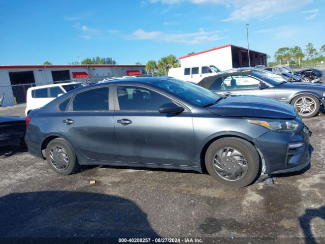3KPF24AD2ME327185 KIA FORTE FE