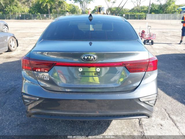 3KPF24AD2ME327185 KIA FORTE FE