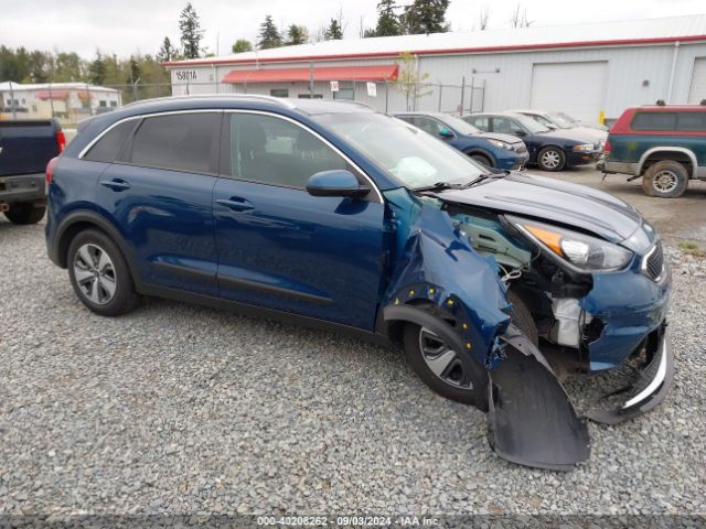 KNDCB3LC8J5205598 KIA NIRO LX