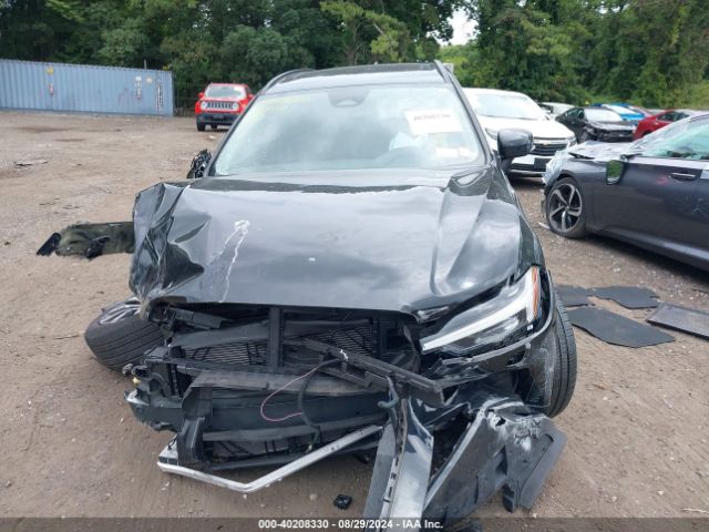 YV4L12RV4P1253764 Volvo Xc60 B5 Core