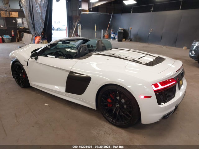 2017 AUDI R8 WUAVACFX0H7904459 Photo 2