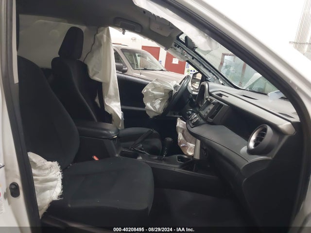 Toyota RAV4 LE 2016 2T3BFREV8GW483503 Image 5